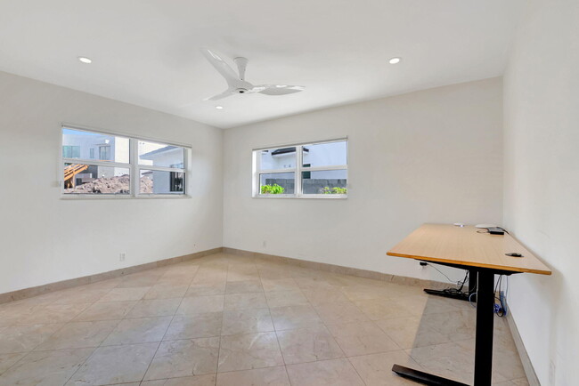 Building Photo - 3040 Jasmine Terrace