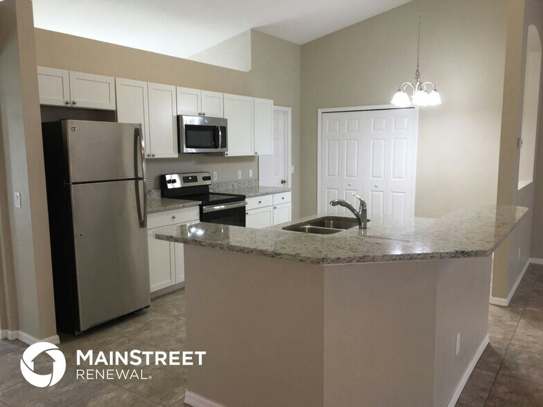 Building Photo - 622 SW 11th Ave