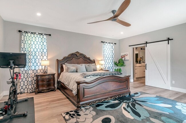Building Photo - Fully Furnished 3BD/2BA Home with Solar – ...