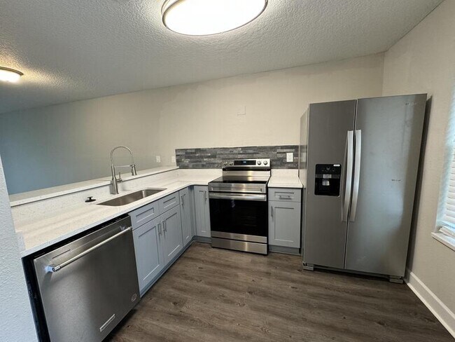 Building Photo - 2536 Woodgate Blvd