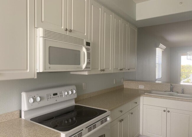 Building Photo - 6838 Toland Dr