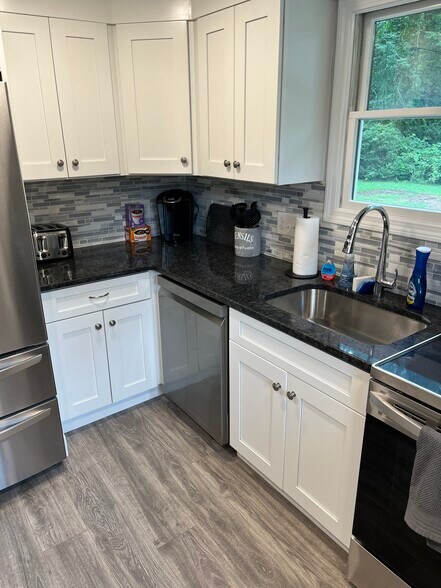 Building Photo - 11 Kathy Ann Dr