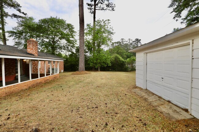 Building Photo - 1912 Dominion Dr