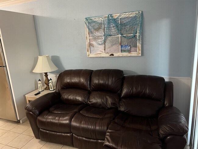 Building Photo - 6300 Seawall Blvd