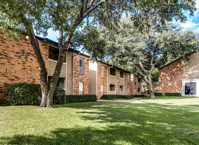Building Photo - The Village Chase