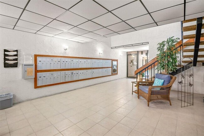 Building Photo - 6219 Palma Del Mar Blvd S