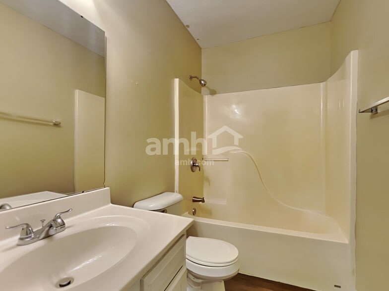 Building Photo - 2515 Bridgewood Dr