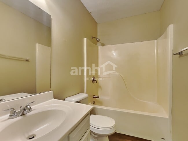 Building Photo - 2515 Bridgewood Dr