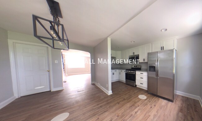 Primary Photo - $2,000 - 3 Bedroom 1 Bathroom House In Col...