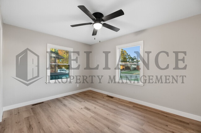 Building Photo - 2548 N Somerset Ave