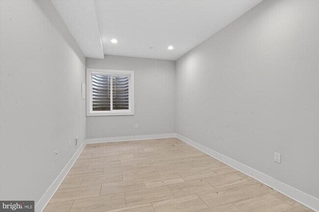 Building Photo - 431 W Norris St