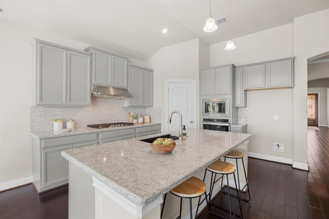 Building Photo - 5501 La Canada Wy