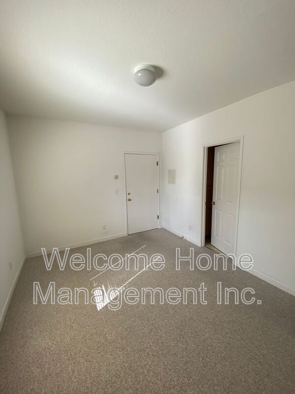 Building Photo - 1426 Henry St