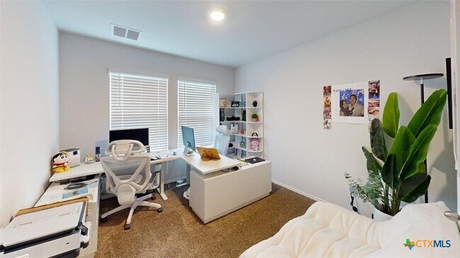 Building Photo - 10016 Avendesora Rd