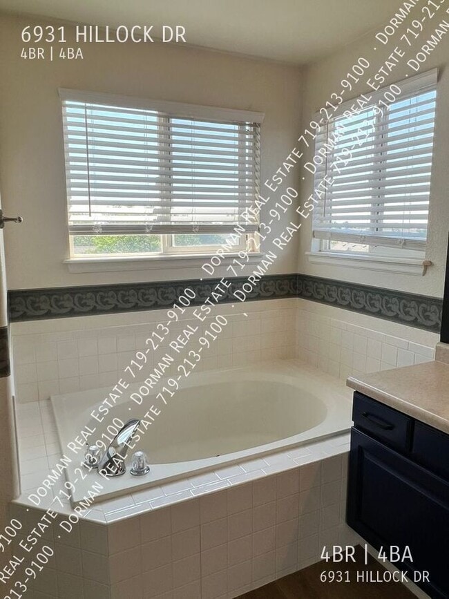 Building Photo - 6931 Hillock Dr