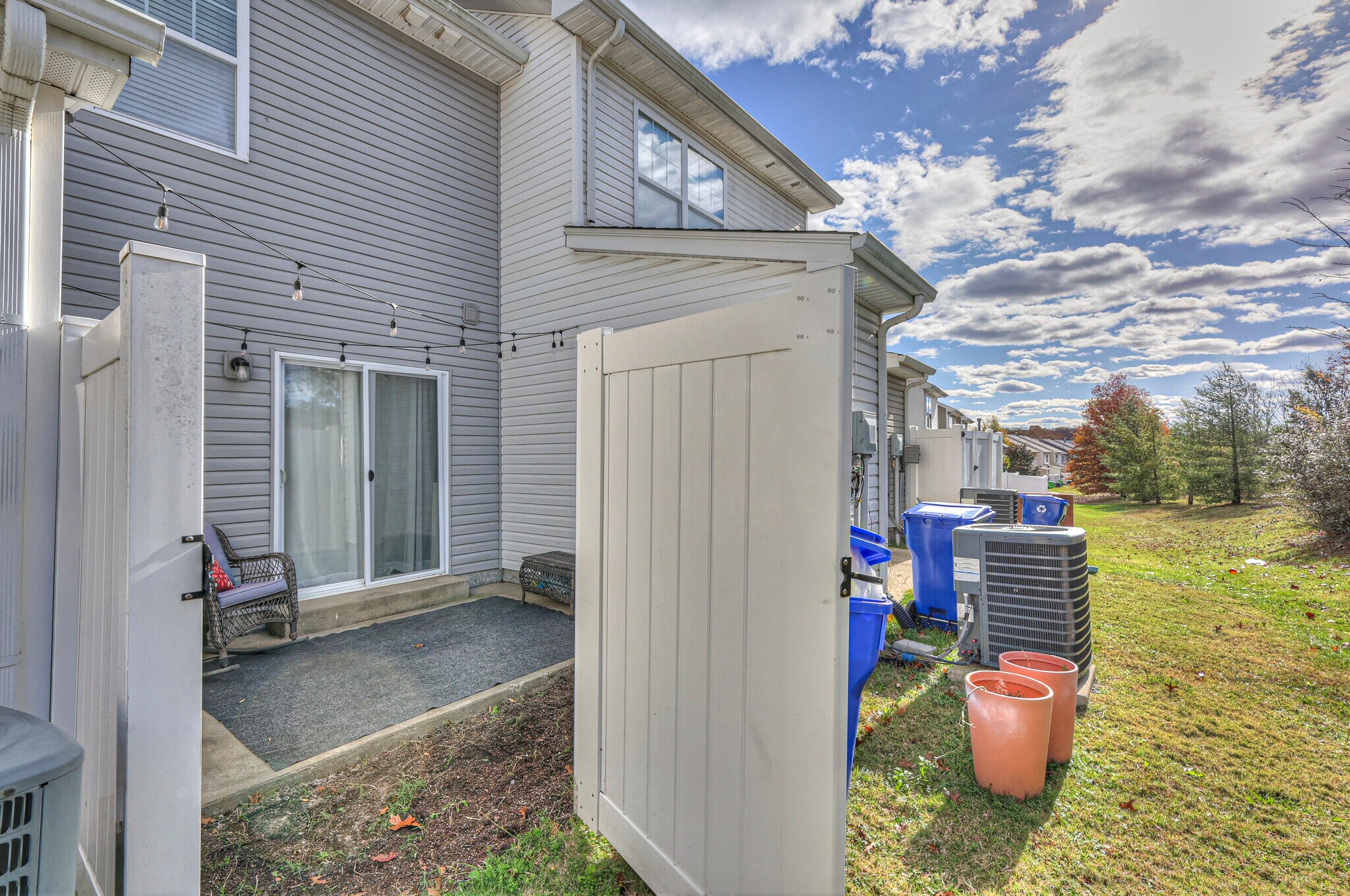 Building Photo - 589 Bradburn Village Cir