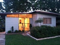 Building Photo - 703 W Crestland Dr