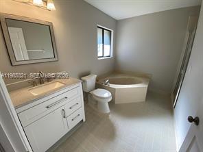 Building Photo - 23 Lexington Ln W