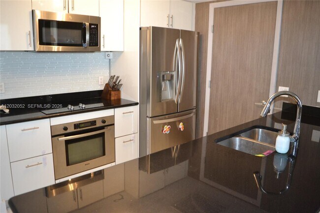 Building Photo - 50 Biscayne Blvd