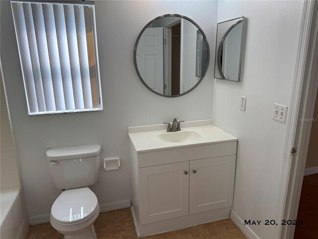Building Photo - 5083 Luna Negra Dr