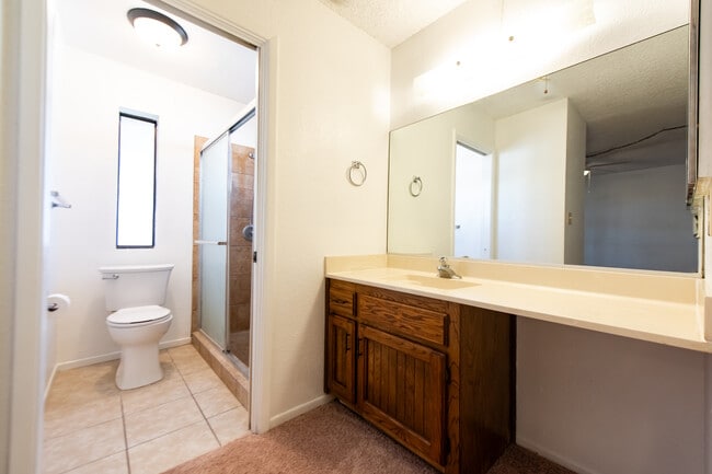 Building Photo - 514 W 37th St