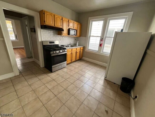 Building Photo - 129 Carolina Ave