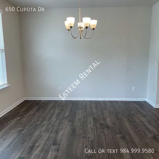 Building Photo - 650 Cupota Dr