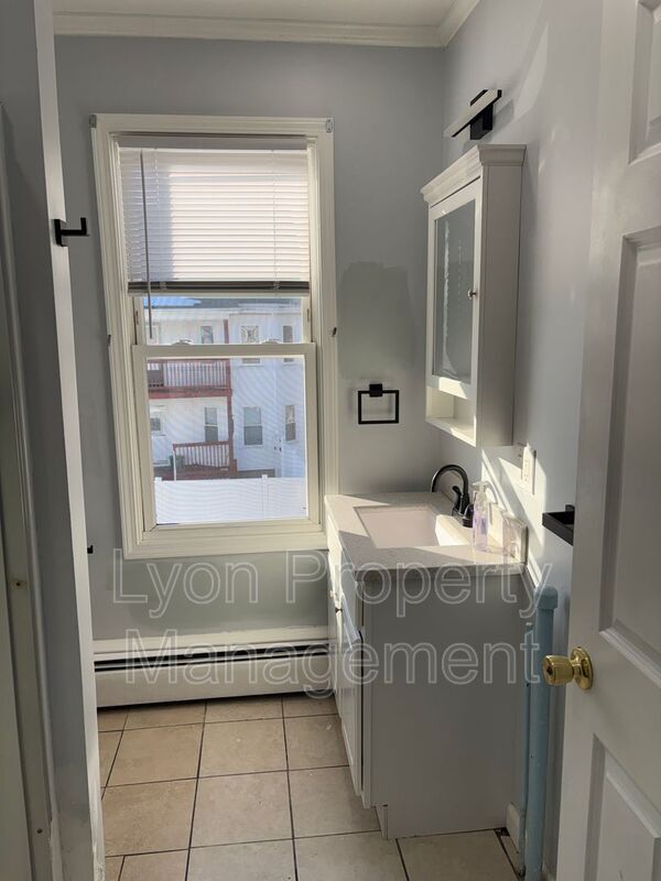 Building Photo - 1134 Social St