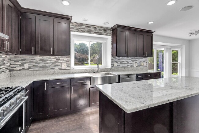 Building Photo - 4521 Links Ct