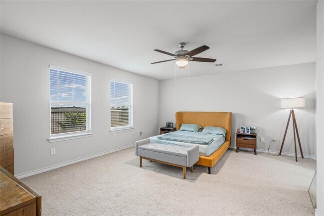 Building Photo - 7325 Loggia Pl