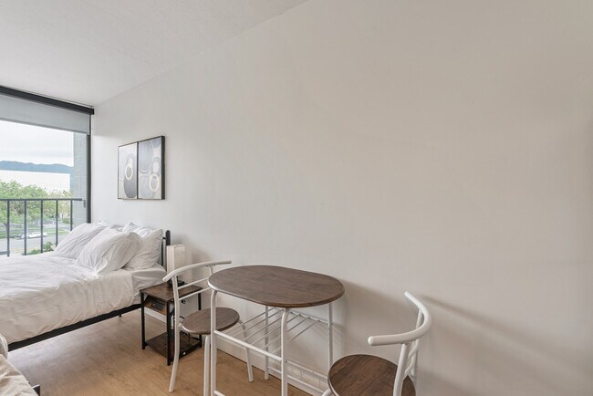 Building Photo - 105 W 600 S