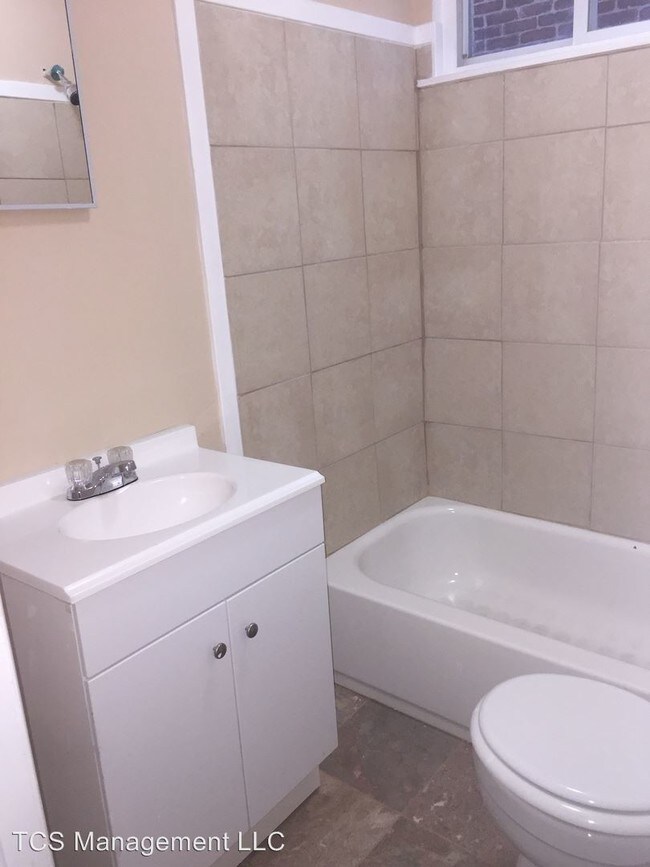 Building Photo - 3 br, 1.5 bath House - 1948 E Monmouth Street