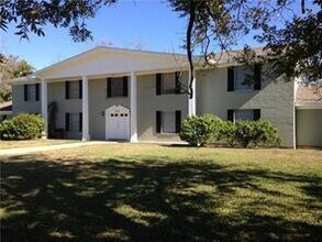 Building Photo - 1400 Fairground St