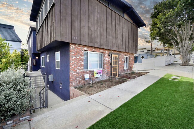 Building Photo - t864