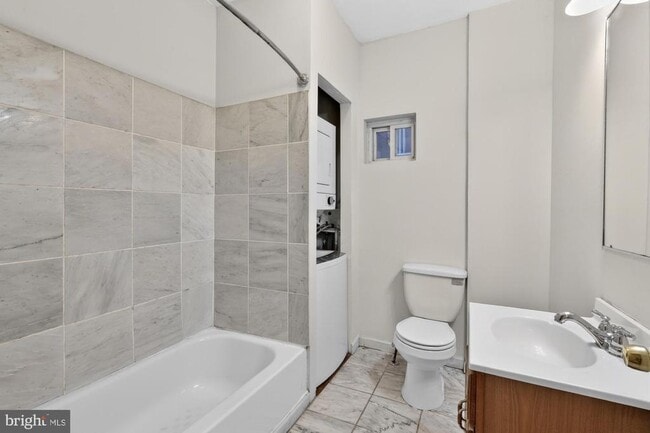 Building Photo - 339 W Girard Ave