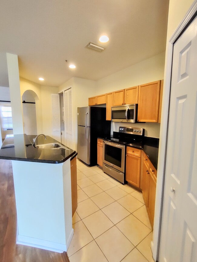 Building Photo - 300 Via Castilla