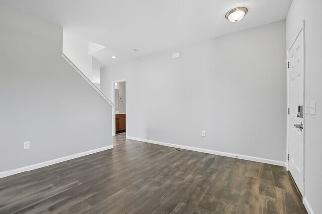 Building Photo - Spacious 4 Bedroom, 2.5 Bathroom home in Morrow, OH!