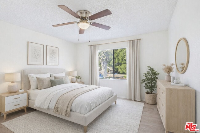 Building Photo - 236 S Ave 55