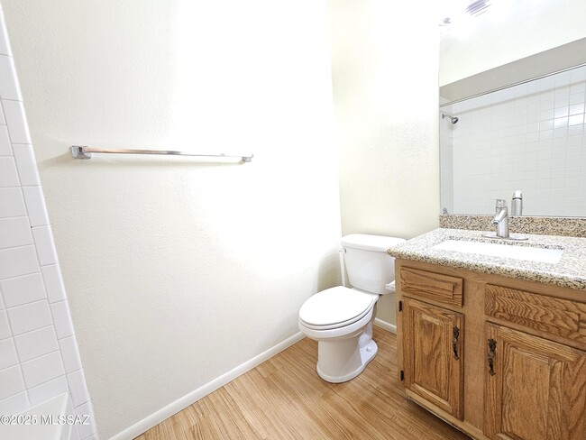 Building Photo - 5750 N Camino Esplendora