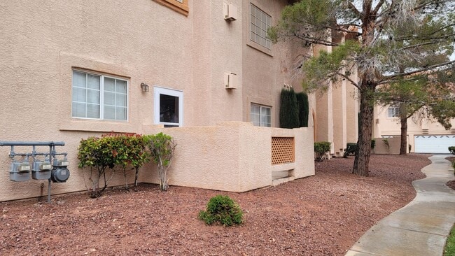 Building Photo - 2925 Wigwam Pkwy