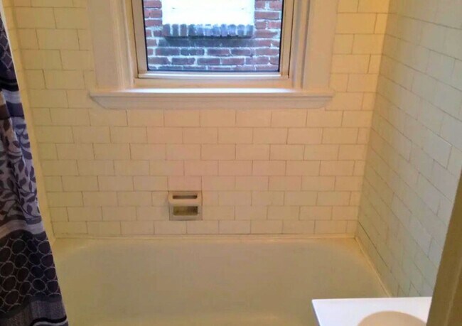 Building Photo - 4 Gay St