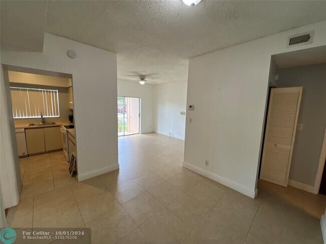 Building Photo - 840 Cypress Park Way
