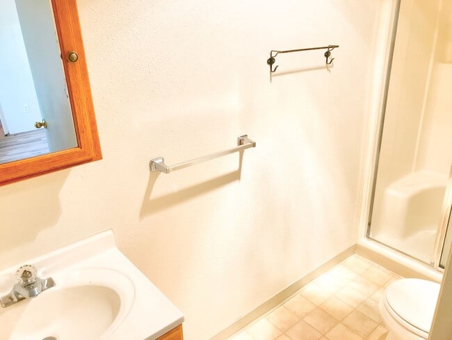 Building Photo - ANDRT01