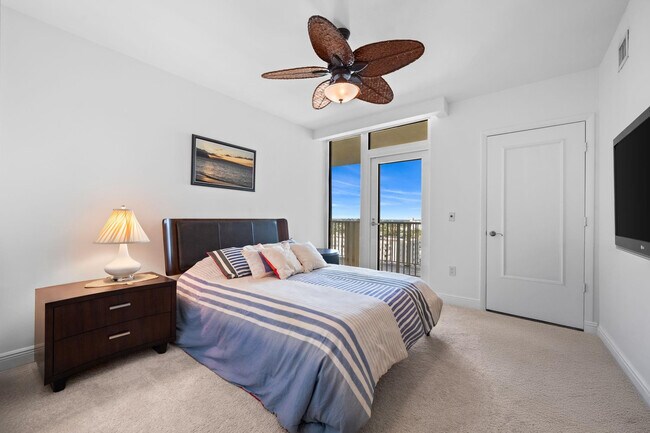 Building Photo - 101 S Fort Lauderdale Beach Blvd