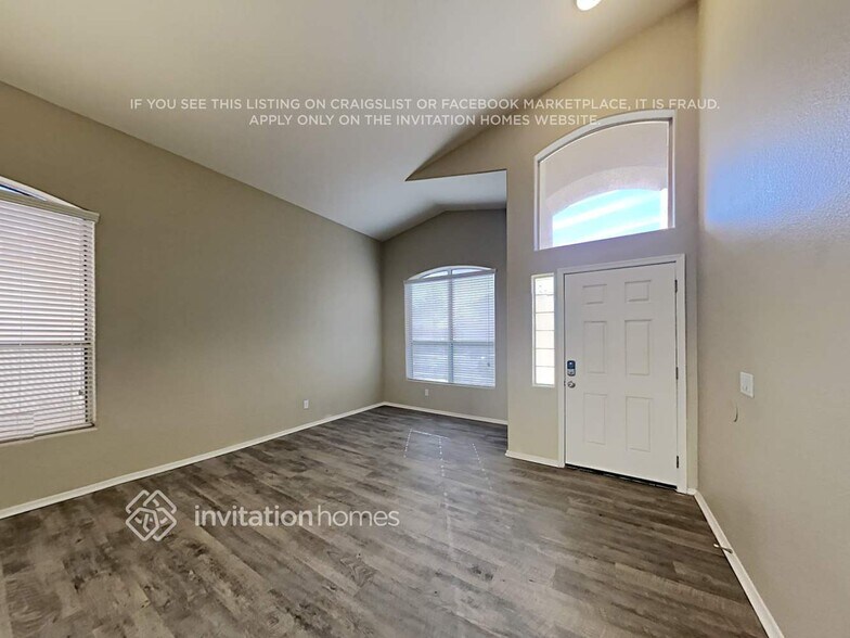 Building Photo - 12528 W Roanoke Ave