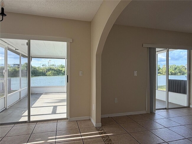 Building Photo - 758 Burlwood St