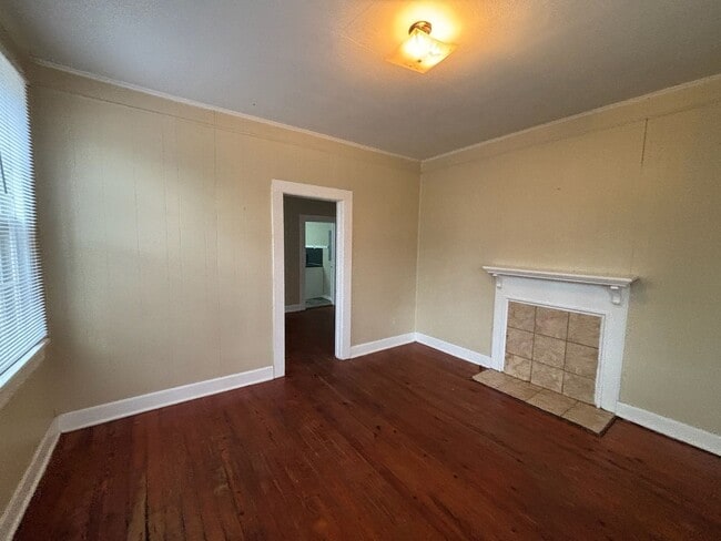 Building Photo - Located On Forrest Road!!