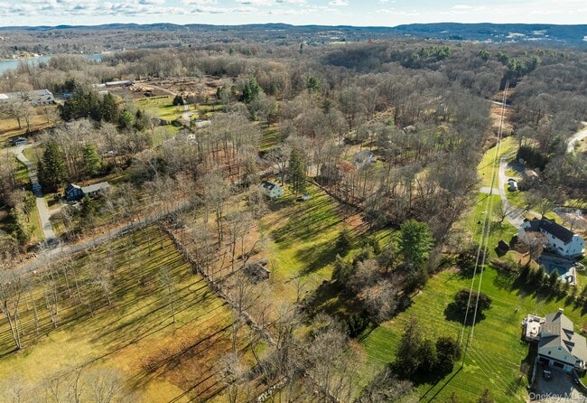 Building Photo - 6 Starr Ridge Rd