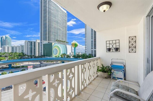 Primary Photo - 1825 S Ocean Dr