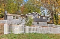 Building Photo - Sophisticated Tri-Level Home in Stuart Heights — Modern Comfort & Timeless Charming 4 bedroom 3 b...